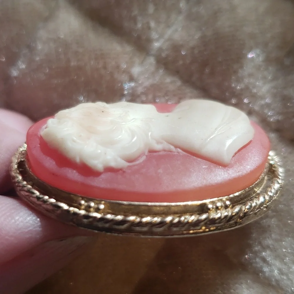 1928 Collection Vintage Brooch Cameo